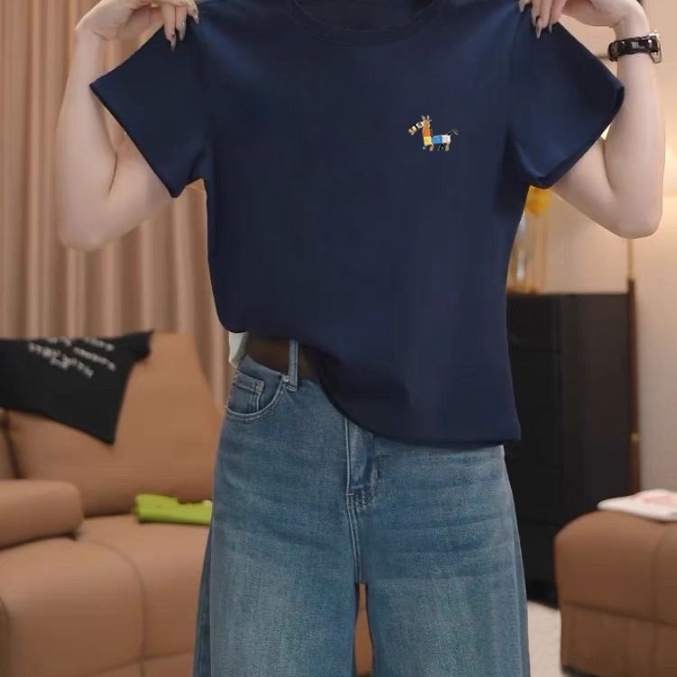 2026 Ženski T‑shirt od pamuka s kratkim rukavima, mornarsko plava, standardni kroj ramena, anime print, moderan i svestran
