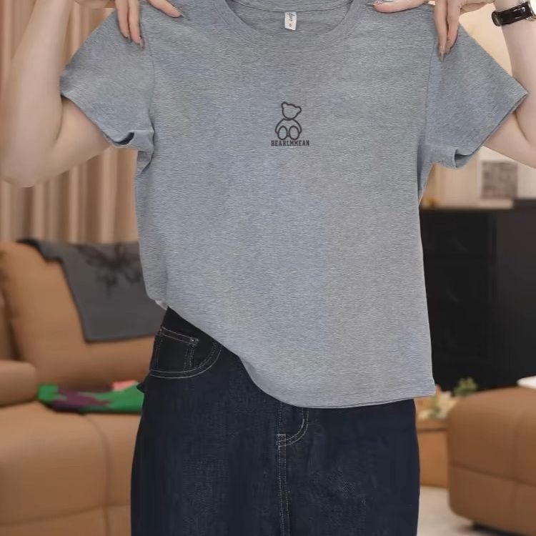 2026 Ženski T‑shirt od pamuka s kratkim rukavima, mornarsko plava, standardni kroj ramena, anime print, moderan i svestran