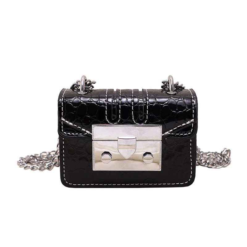Torba za ruž s mini lančanim remenom, crossbody, jesen 2026, elegantna kvadratna mala torbica