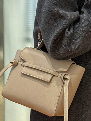 2025 jesenja ženska torba u francuskom stilu, minimalistička i elegantna, preko ramena ili crossbody, s motivom krila, velika kapaciteta