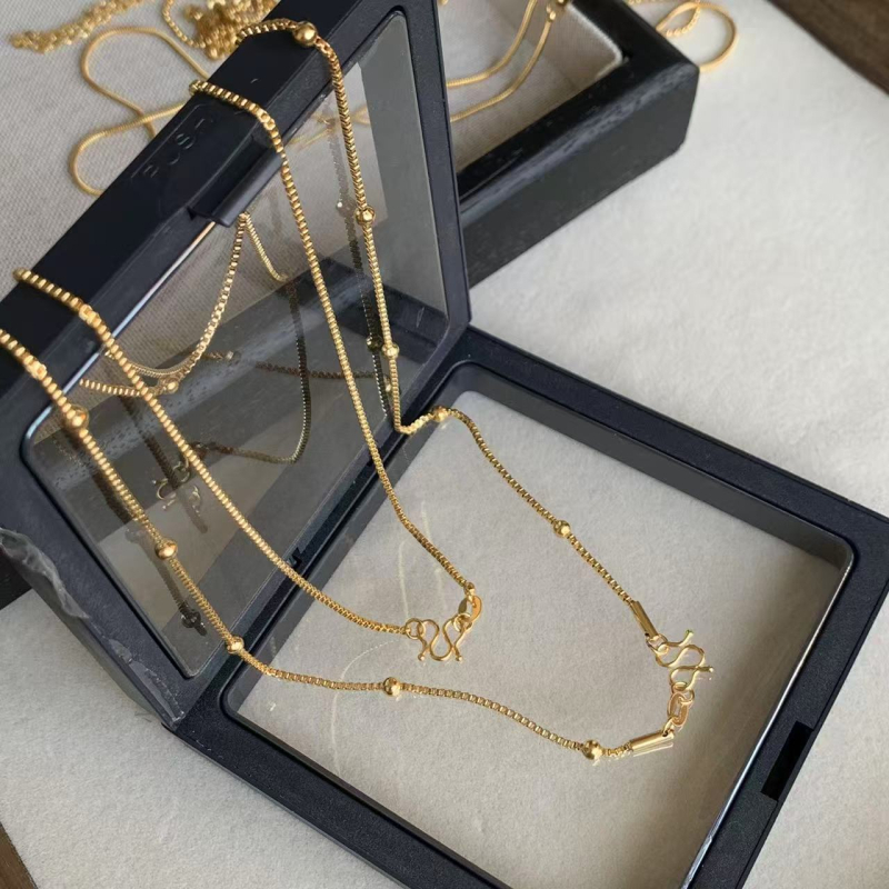 Nakit za ključnu kost od titan čeličnog materijala s M kopčom, miješani stilovi lanaca: box lanac, O‑oblik lanac, lanac u stilu Chopard, spacer perle suncokreta, lanac s kuglicama i zmijskog tipa lanac