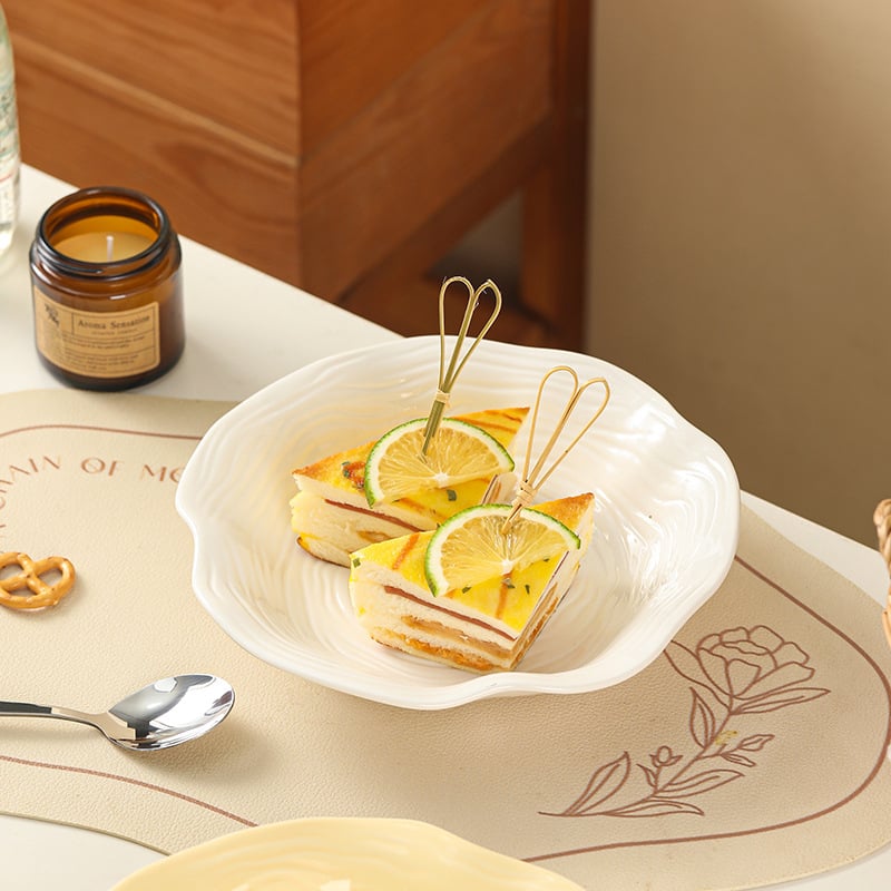 În stil Instagram: farfurie minimalistă, de înaltă calitate pentru paste și bucătărie occidentală; farfurie ceramică pentru supă și salată, în formă de pălărie de paie
