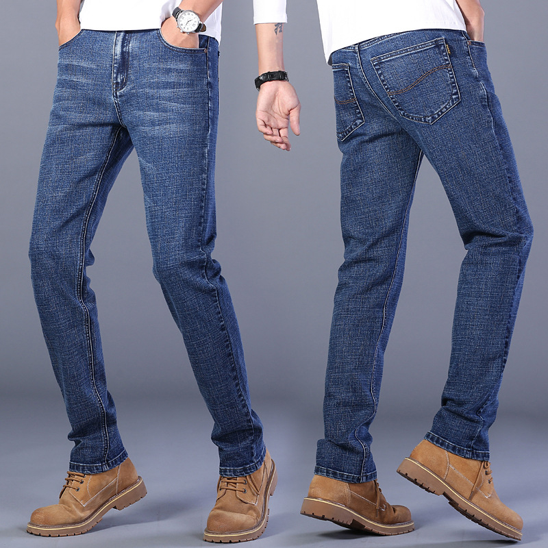 Férfiaknak laza, egyenes szabású farmernadrág, prémium rugalmas denim, világos mosás, őszi mindennapi viselet
