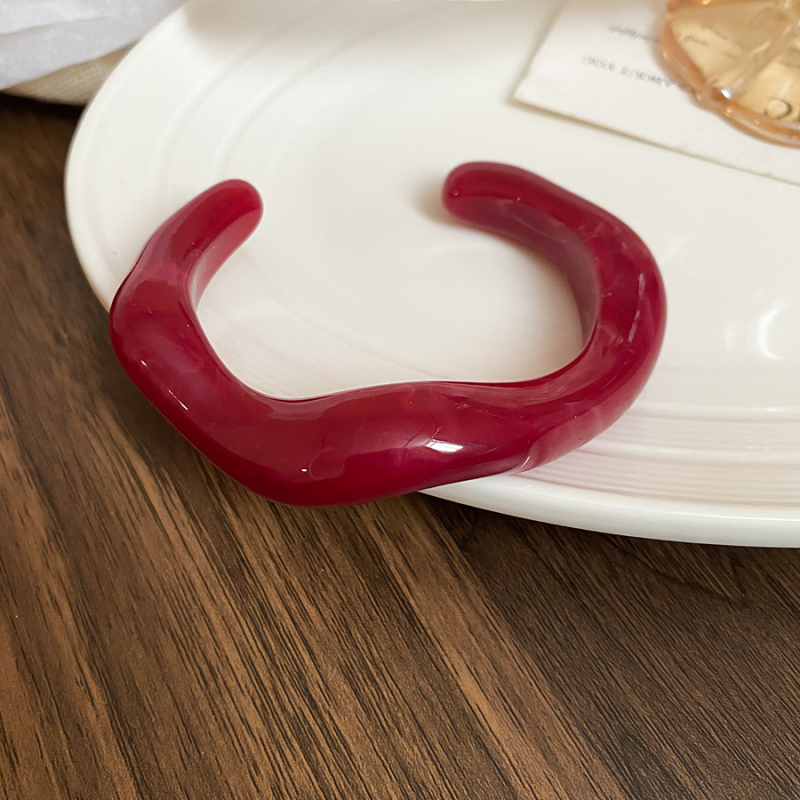 Szabálytalan gradiens nyitott karkötő, minimalist stílus, akril, női ékszer