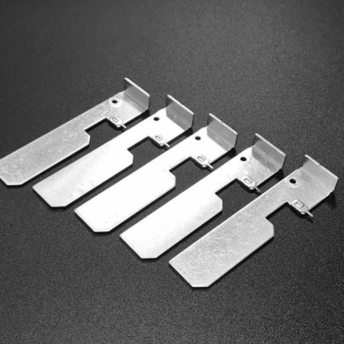 Prilagođeni aluminijski stancirani dijelovi za elektronički pojačalo i hladnjak