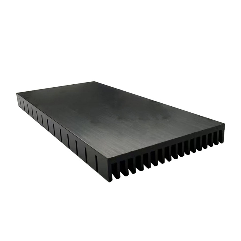 Hladnjak od aluminijskog profila za elektroničku matičnu ploču 150 × 70 × 11 mm
