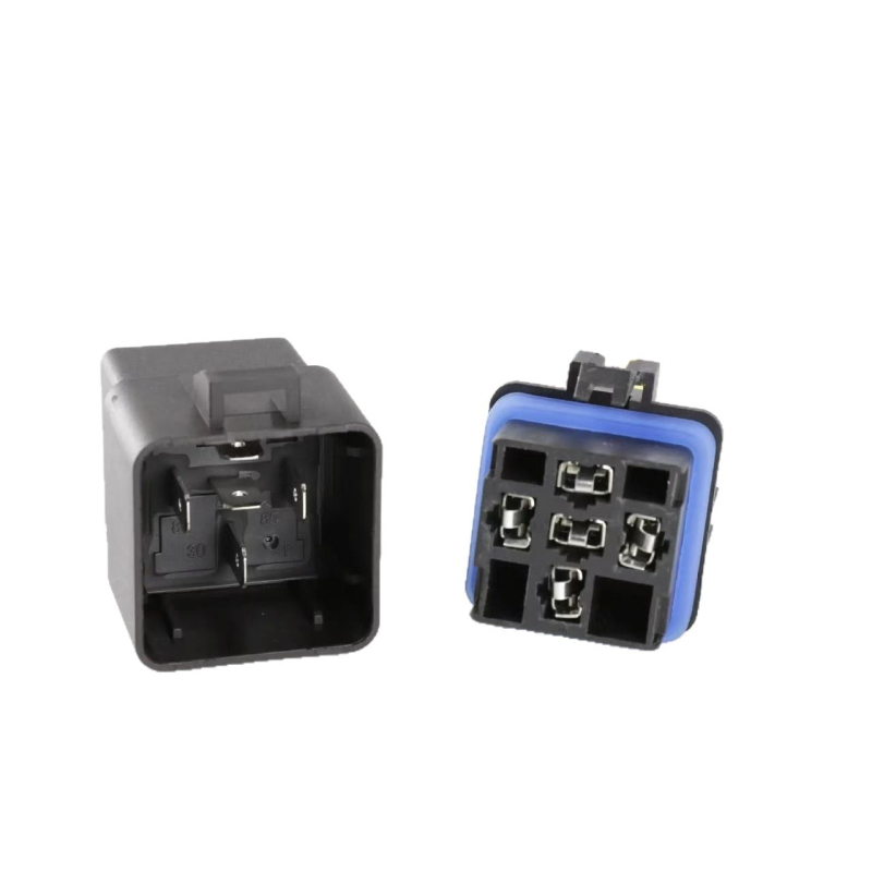 Auto relej 30A/40A 12V, zapečaćeni konektor