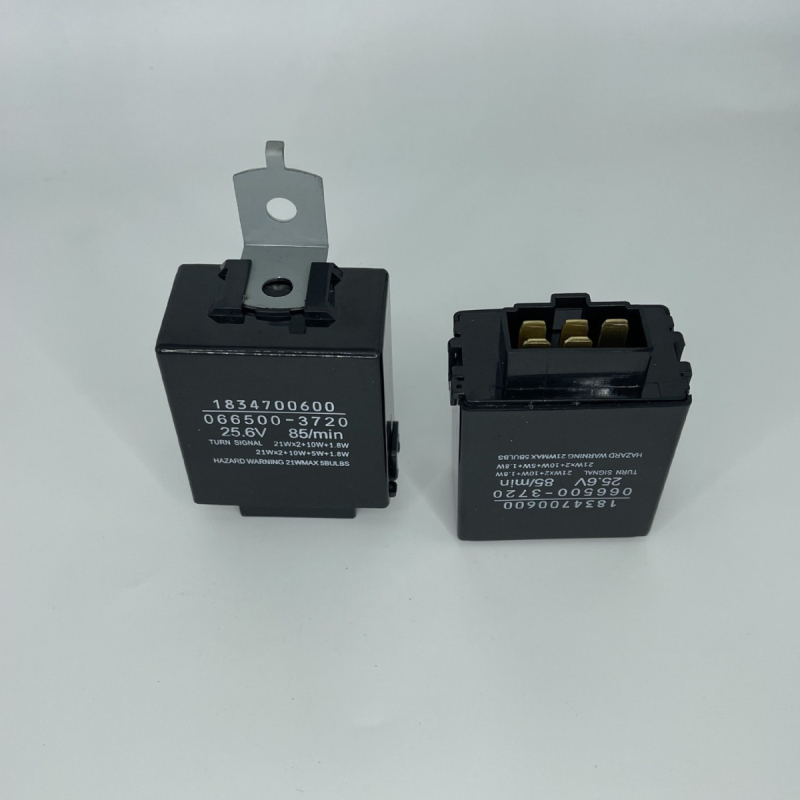 1834700600 Isuzu automobilski migavac i migavac za vatrogasno vozilo 066500-3720