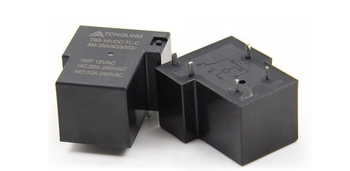 30A relej T90, 5-pinova, 5V/12V/9V/24V, zatvoren dizajn