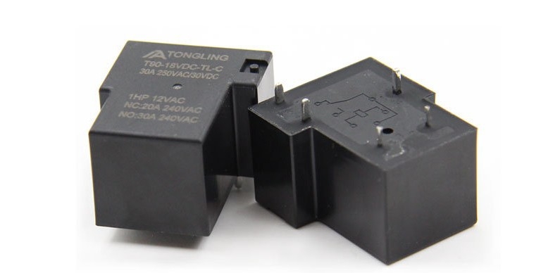 30A relej T90, 5-pinova, 5V/12V/9V/24V, zatvoren dizajn