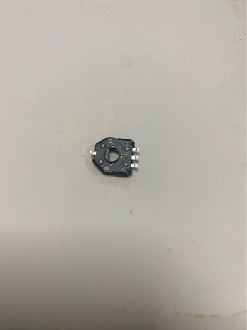 R1109-B10K-333 Potenciometarski senzor za servo motor