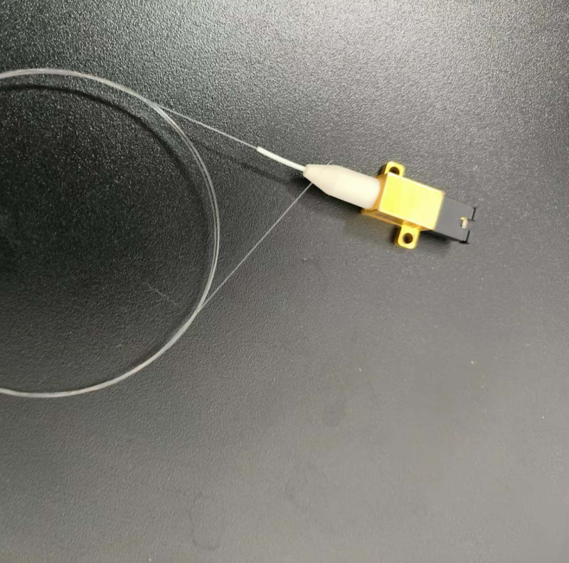 Pumpa za vlaknasti laser 915 nm, 10 W, visoke snage za strojeve za označavanje
