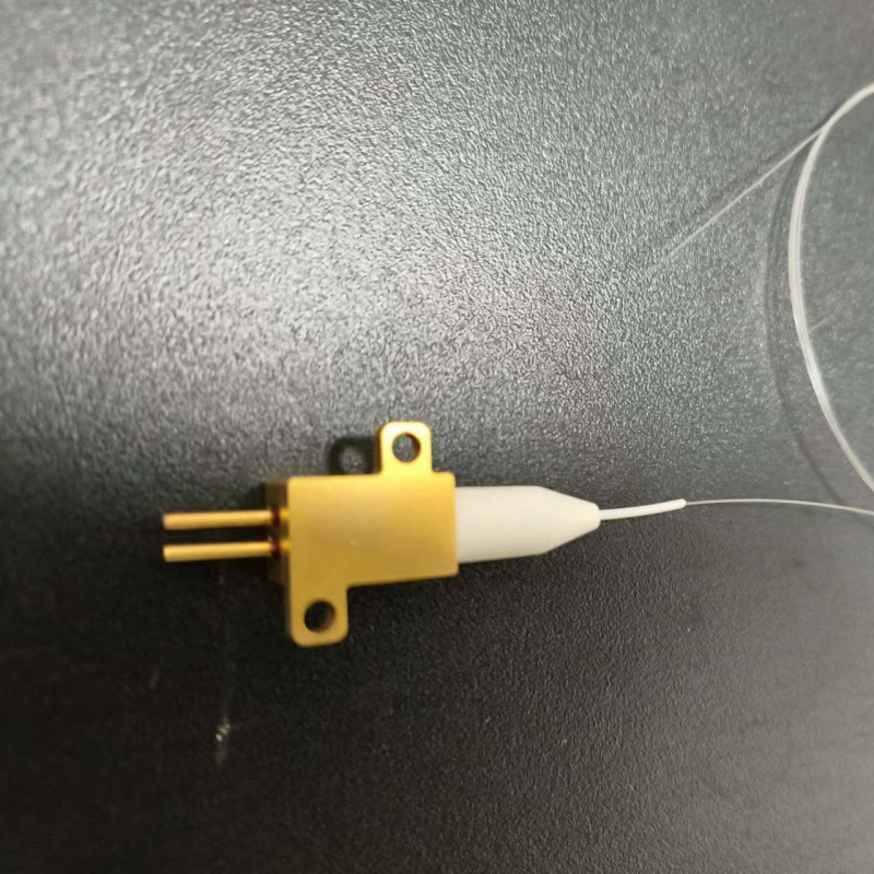 Pumpa za vlaknasti laser 915 nm, 10 W, visoke snage za strojeve za označavanje