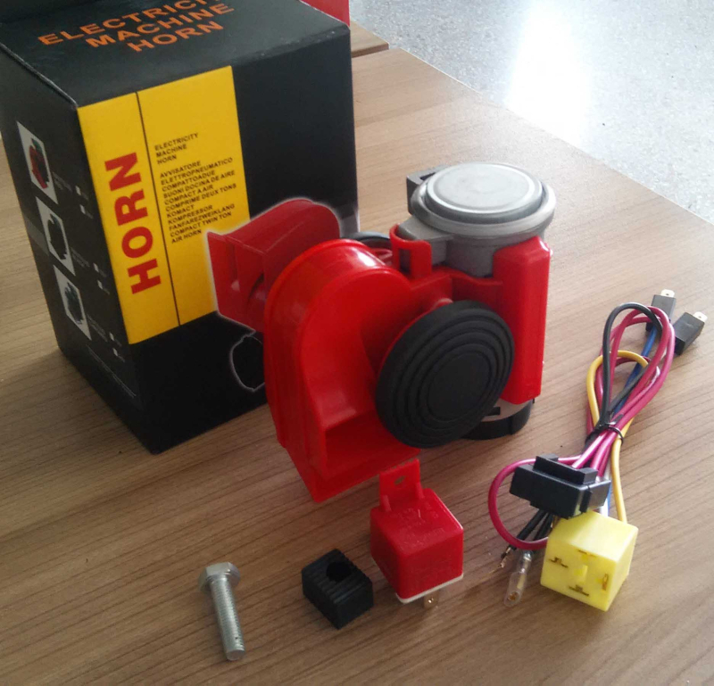 12V automobilni zrakovni rog s integriranim električnim pumpom, crni, 125–135 dB, univerzalna kompatibilnost