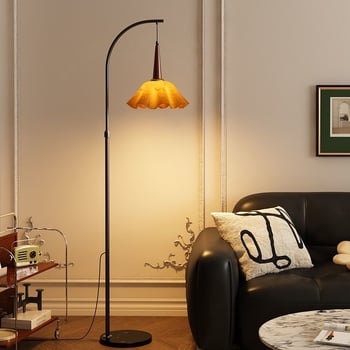 Vintage podna lampa s cvjetnim uzorkom i crvenim mramornim abažurom, za dnevni boravak i spavaću sobu