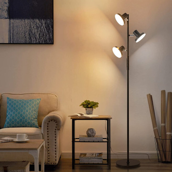 Tri neovisno upravljane podne lampe s daljinskim i dodirnim upravljanjem, pogodno za dnevni boravak, spavaću sobu i ured