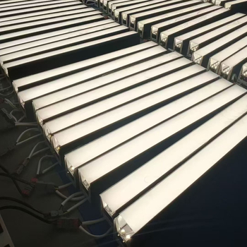 LED viseće svjetlo s mrežom od ćelija, anti-refleksni učinak, linearni profil, aluminijski kvadratni cijev