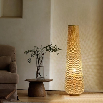 LED stalna svjetiljka u japanskom stilu s bambusovim sjenilom, pogodna za dnevni boravak i spavaću sobu, zen-wabi-sabi dizajn.