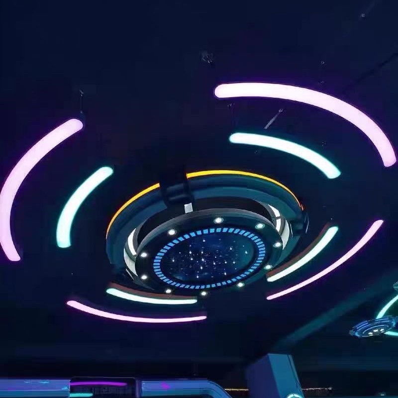 Hexagonalna viseća svjetiljka u obliku prstena – arcade stilu osvjetljenje za Internet kafiće, dvorane za igre i teretane, prilagodljivo osvjetljenje