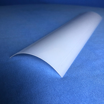 Zakrivljeni PC abažur s dodatnom opremom, difuzni plast kroz ekstrudiranje, prilagođeno oblikovanje kalupa.