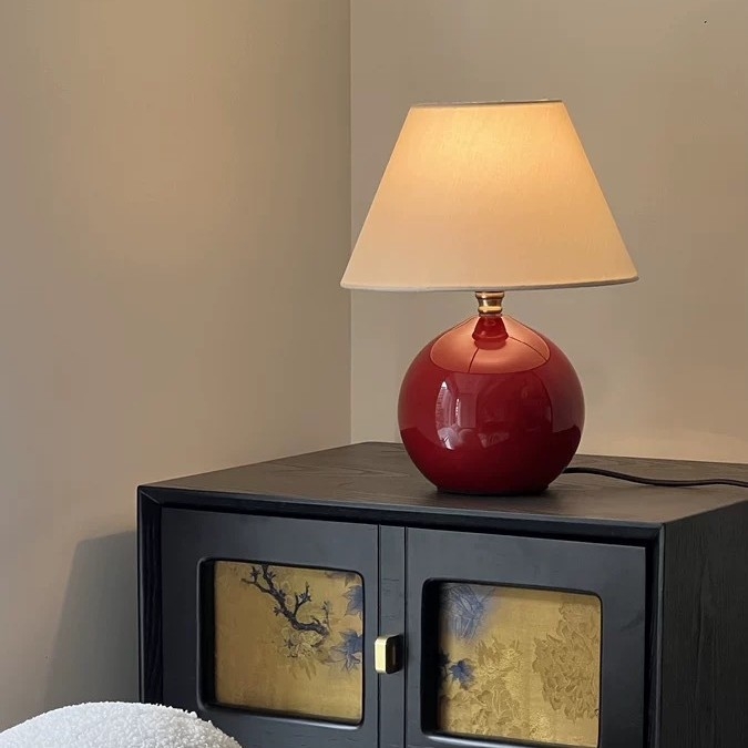 Francuski stil vintage noćna lampica, slatka kesten boje dizajn, japanski minimalistički dizajn za spavaću sobu, crvena stolna lampa za ambijentalno osvjetljenje