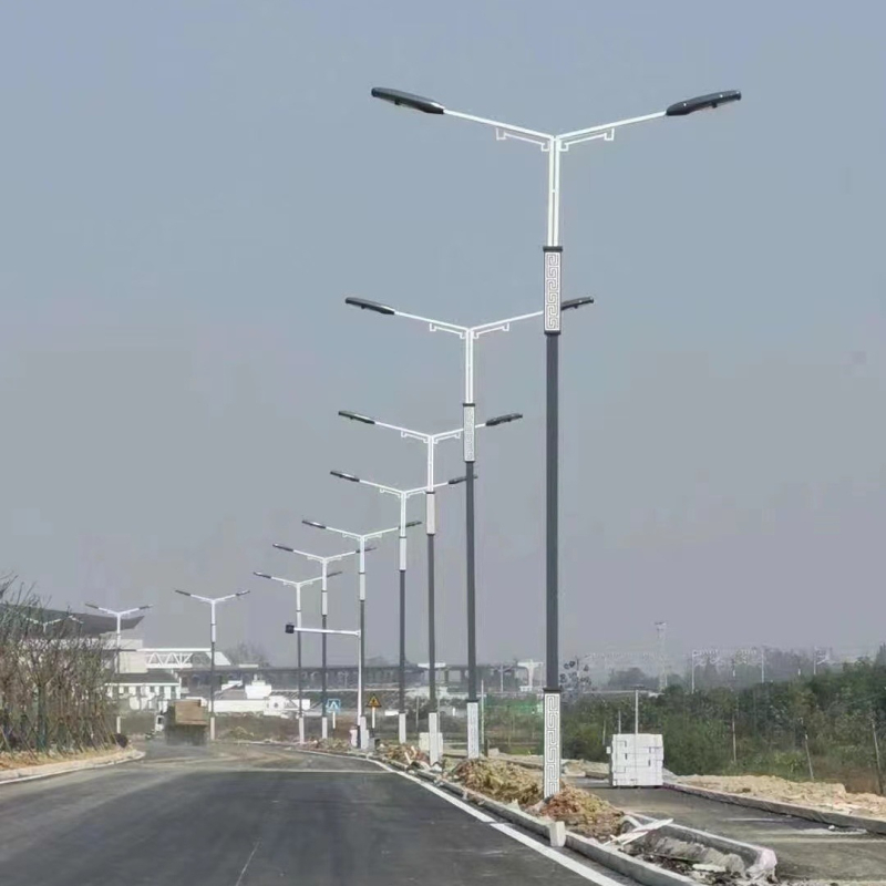LED κολόνα δρόμου με βραχίονα καντλεϊβερ, μεταλλική κατασκευή, ύψη 5/6/8 μ, ηλιακή τροφοδοσία, 220V