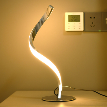 Spiralna stolna lampa, moderni minimalistički dizajn, metalna konstrukcija, ambijentalno osvjetljenje i noćno svjetlo za dnevni boravak i spavaću sobu