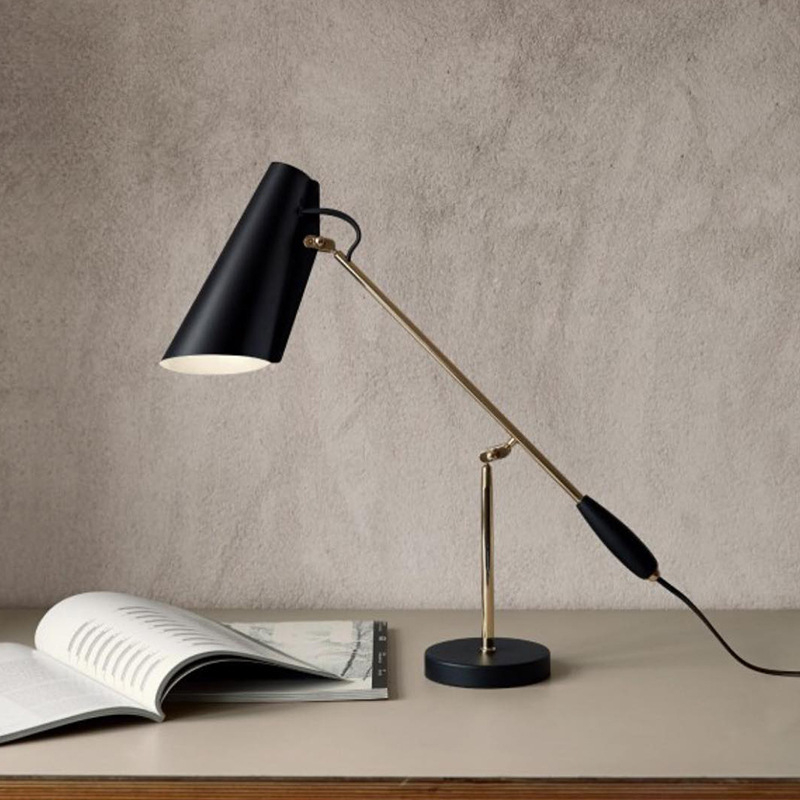 Stolna lampa, moderan minimalistički dizajn, noćna svjetiljka od kovanog željeza, atmosfersko osvjetljenje za bar i restoran, noćno svjetlo, luksuzan stil