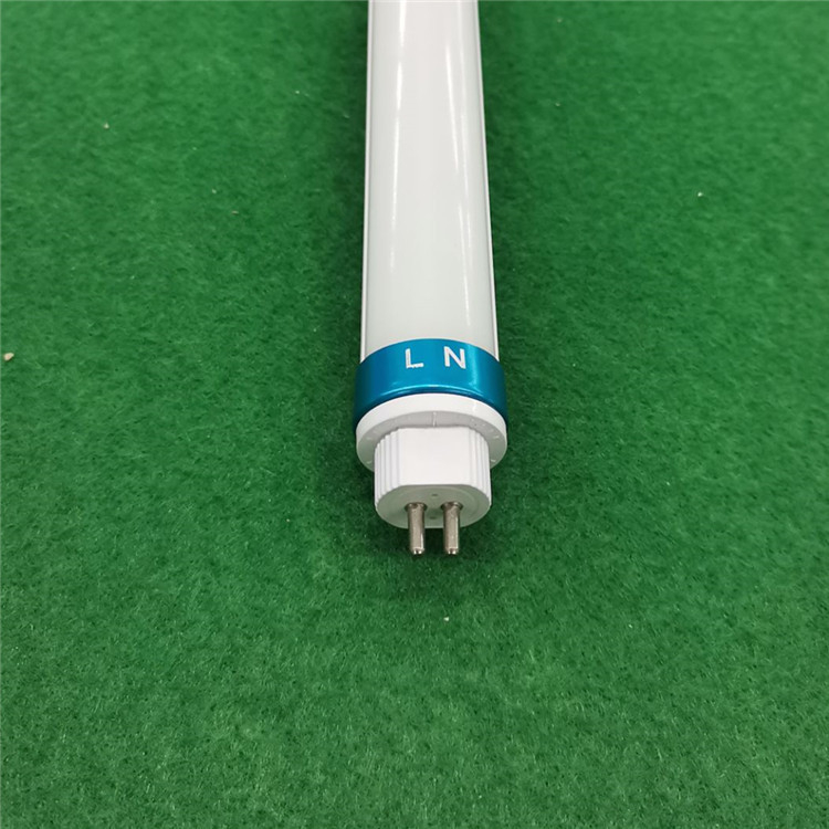 T5 LED дневна тръба, едностранно захранване, дължина 0,6 м, 9 W