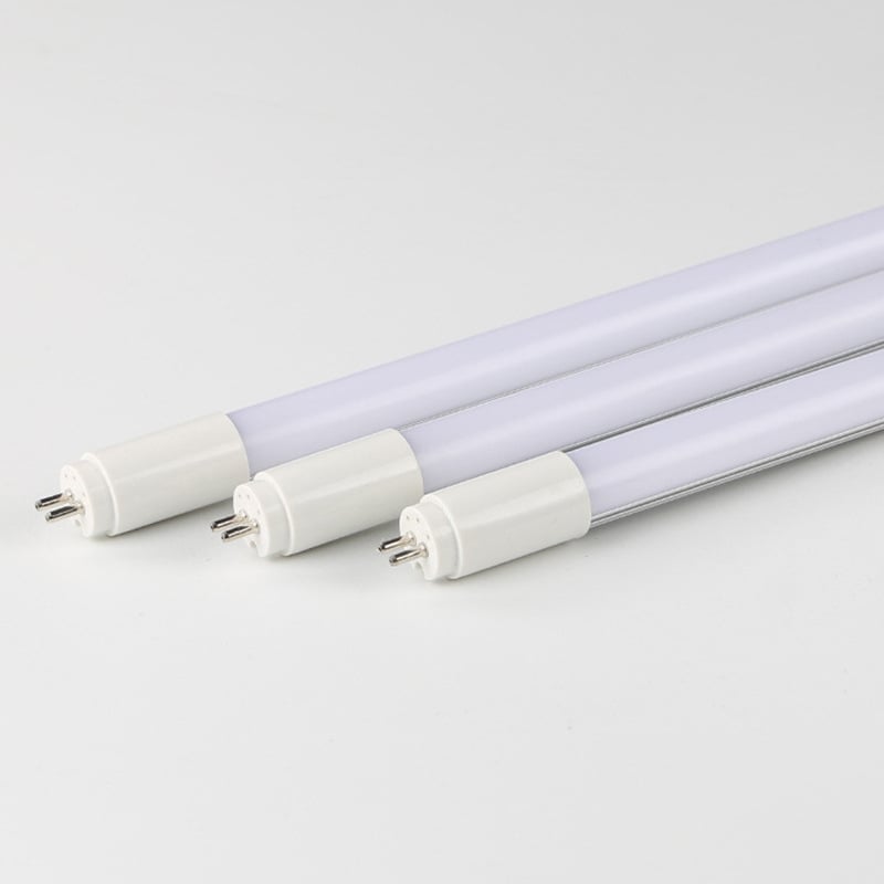 T5 LED cijev s podijeljenim aluminijsko-plastičnim kućištem, duljina 1,2 m, visoka svjetlost, integrirana dnevna svjetlost, vanjsko staklo, plastično kućište