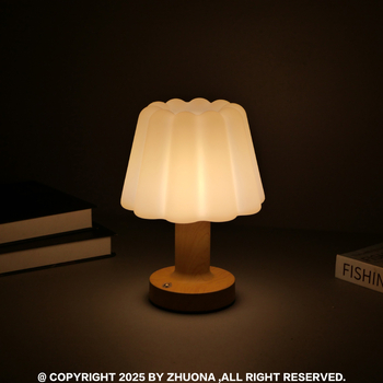 Stolna lampa u obliku gljive, dodirna, punjiva, neprekidna regulacija jačine svjetla, ambijentalno svjetlo, regulacija temperature boje, sjenilo od sintetičke smole, dimenzije 9×15×18.5 cm, moderni minimalistički stil
