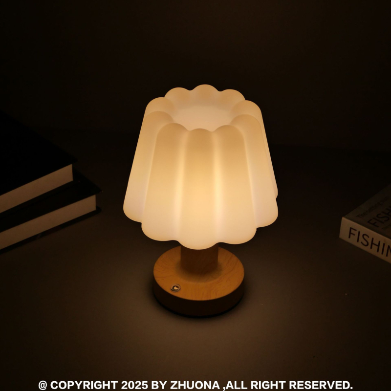 Stolna lampa u obliku gljive, dodirna, punjiva, neprekidna regulacija jačine svjetla, ambijentalno svjetlo, regulacija temperature boje, sjenilo od sintetičke smole, dimenzije 9×15×18.5 cm, moderni minimalistički stil
