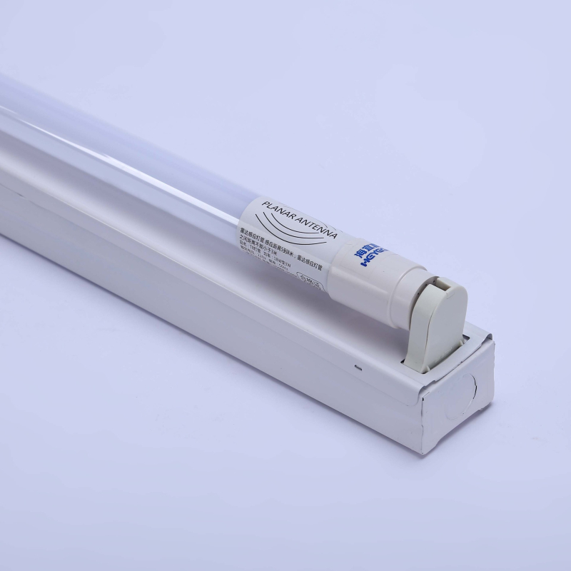 T8 LED svjetlo za garažu s radarom mikrovlnnog senzora, duljina 1,2 m, 96 LED, IP43, snop 270°, ultra svijetlo