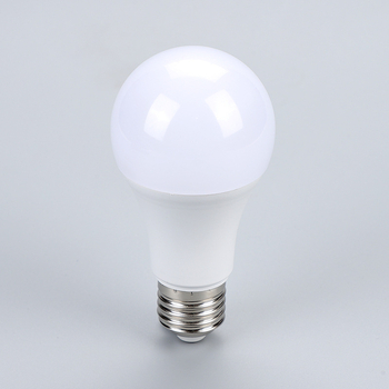 LED žarulja s automatskim upravljanjem svjetlom, E27, vanjsko dvorište, štedljiva, ultra jasna lampica sa senzorom svjetla koja ostaje uključena noću
