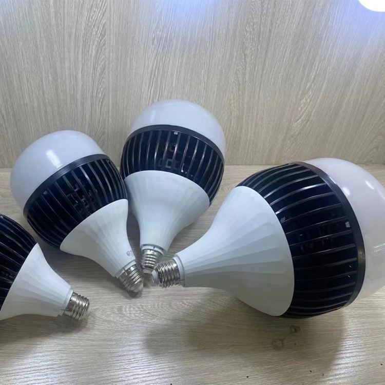 LED žarulja visoke snage s rashladnim rebrima za industrijsko osvjetljenje