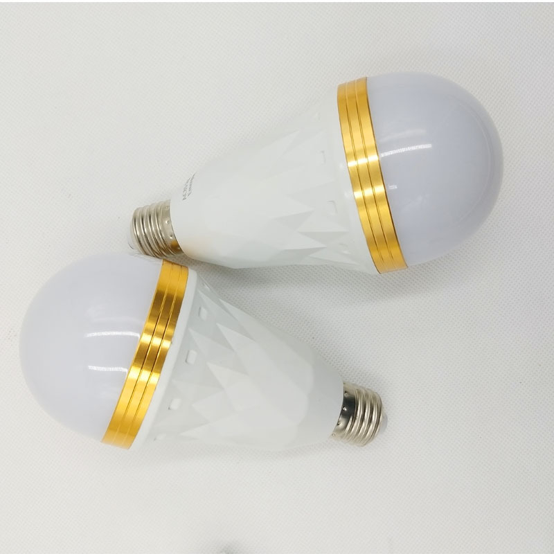 LED hitna žarulja, punjiva, pametno upravljanje, 1200 lm, E27 priključak, IP42, 160° snop svetla, kućno osvjetljenje