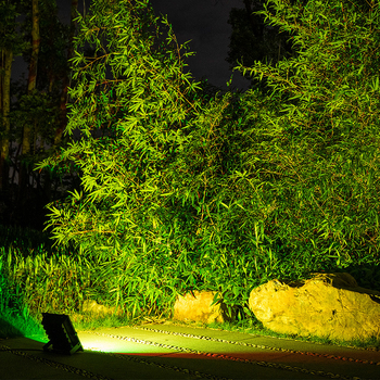 Vanjski LED reflektor s promjenom boje za vrt, travnjak i drveće