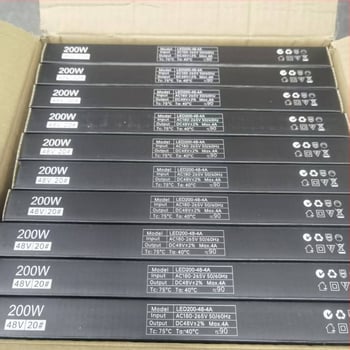 Vstavaný LED napájací zdroj pre magnetické svetlá na lište GaN, 48V 200W, izolovaný