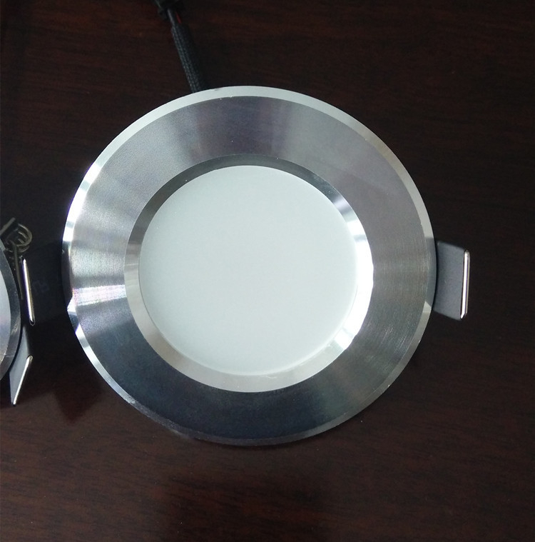 LED ultra-tanki srebrni ugrađeni downlight, 2-inčni otvor (50 mm), pogodan za otvore stropa od 4–5 inča