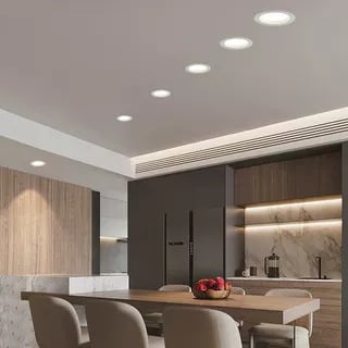 LED ugrađeno downlight u strop, visok CRI ≥90, topla bijela 3000K, otvor 75–90 mm, aluminijsko kućište, pogodno za trgovine odjećom