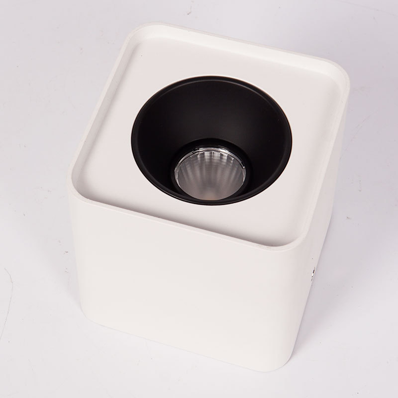 Kvadratni COB downlight, površinski montiran, aluminijsko kućište, 1–4 glave
