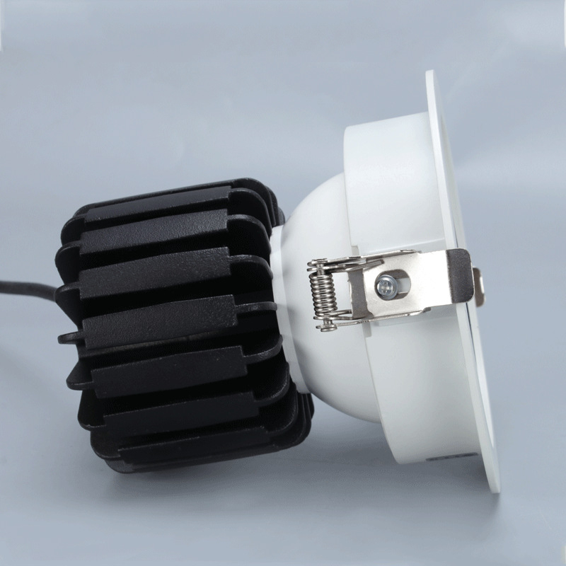 LED ugrađeni COB Bullseye spot rasvjeta, 20W–30W, za izloge odjeće i prostore izložbe, montirana na strop