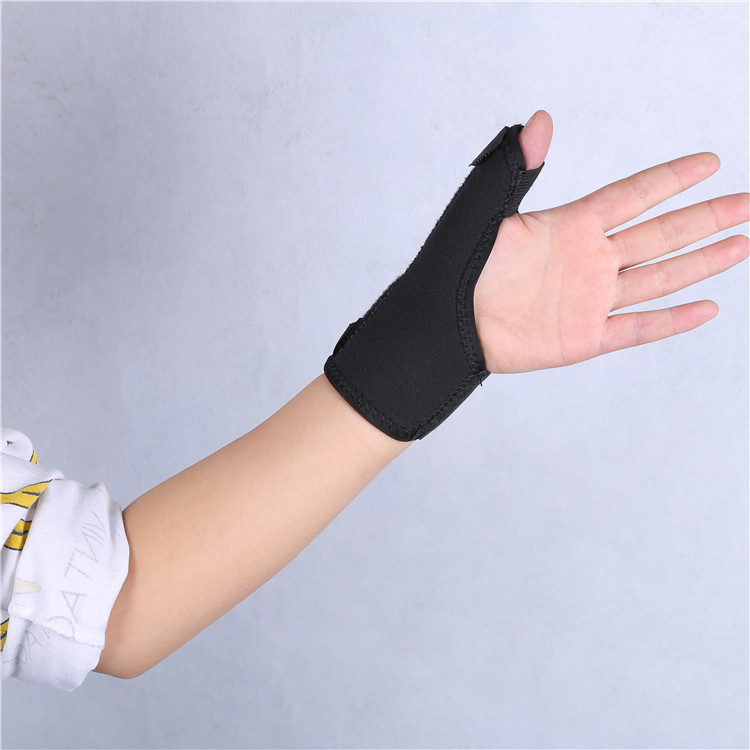 Zaštitnik zapešća i palca s opružnim čeličnim šipkama – zaštita od uganuća