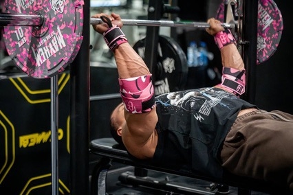 Powerlifting lakatni omotač s kamuflažnim mozaik dizajnom