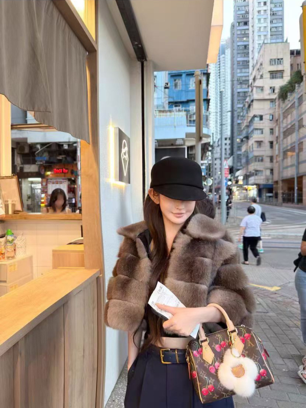 Lux Hazelnut Latte ekološki lažno lisje krzno kratki ženski kaput, 3/4 rukav