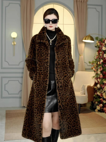 Ženski dugi kaput od Snow Mink s leopard uzorkom, iznad koljena, ekološki prihvatljivo