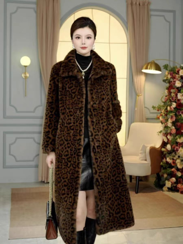 Ženski dugi kaput od Snow Mink s leopard uzorkom, iznad koljena, ekološki prihvatljivo