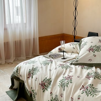 Četverodjelni set posteljine od pamuka duga vlakna s floralnim uzorkom, INS stil; uključuje navlaku za pokrivač, plahtu s elastikom i jastučnice