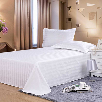 Bijeli satenasti prugasti hotelski set plahta i jastučnica, 100% pamuk, za sve sezone, veličina kreveta 180–220 cm