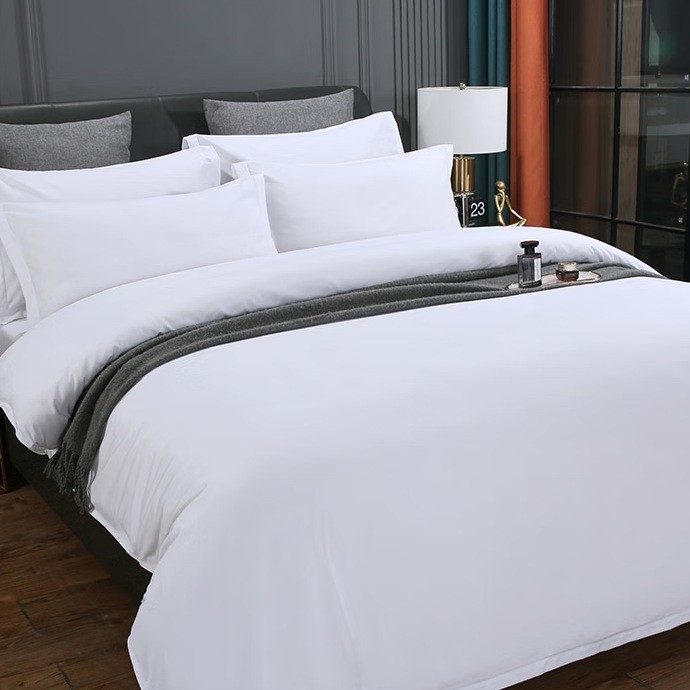 Hotelski set posteljine od četiri komada, 100% pamuk, saten, gust, čisto bijela, 60s pamuk